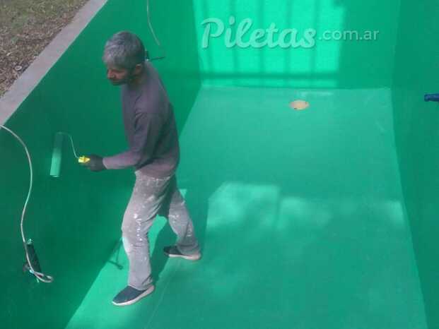 Pintado epoxi 2 piscina.jpg