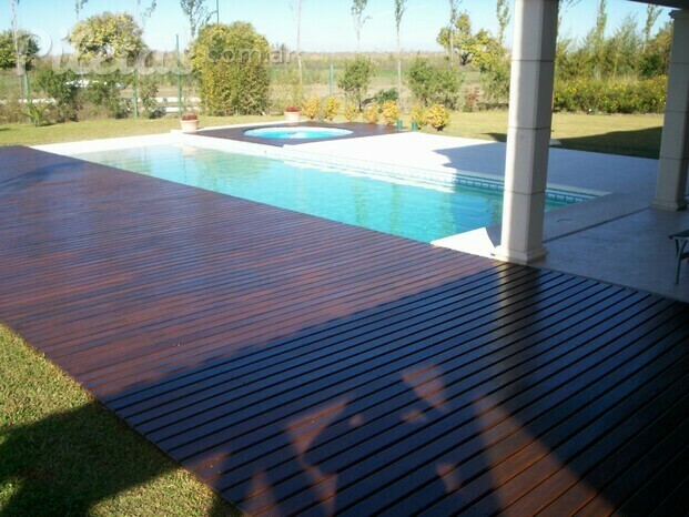 Piscina e hidromasaje con deck. 