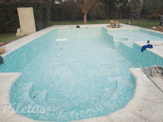 PISCINA REVESTIDA