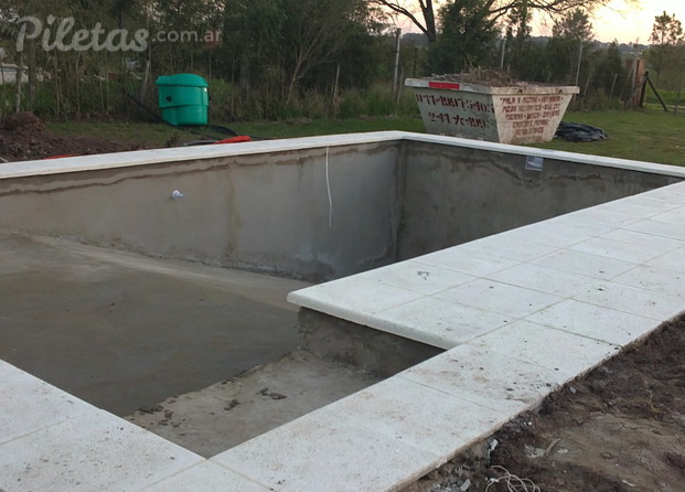 Piscina 8x4 c/solarium